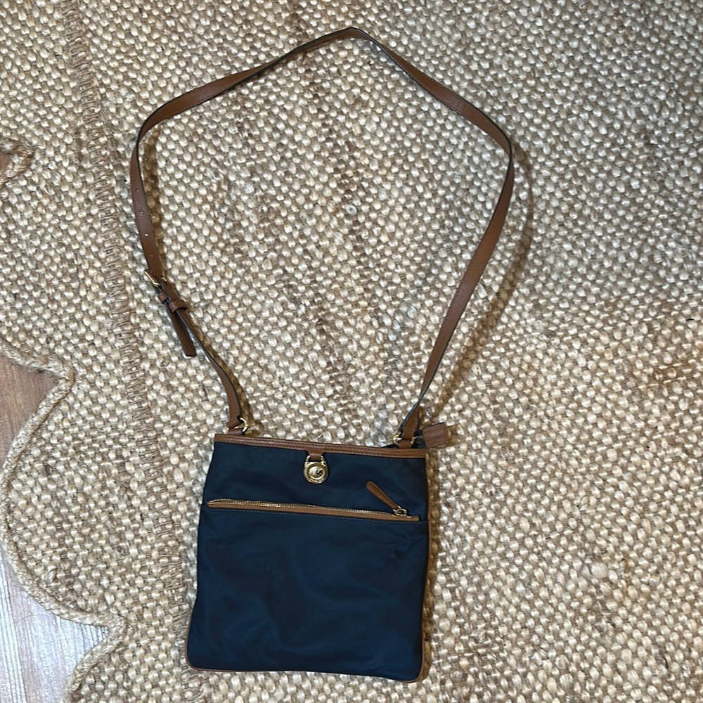 EUC Michael Kors cross body